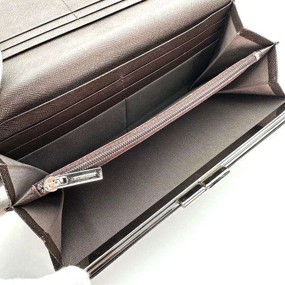 BURBERRY - GUC - KISSLOCK LONG WALLET - Picture 12 of 16